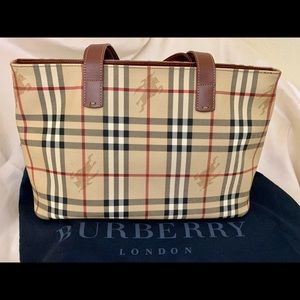 Burberry Signature Haymarket Check shoulder bag, handbag, pocketbook. gorgeous